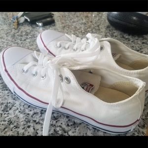 Converse size 9